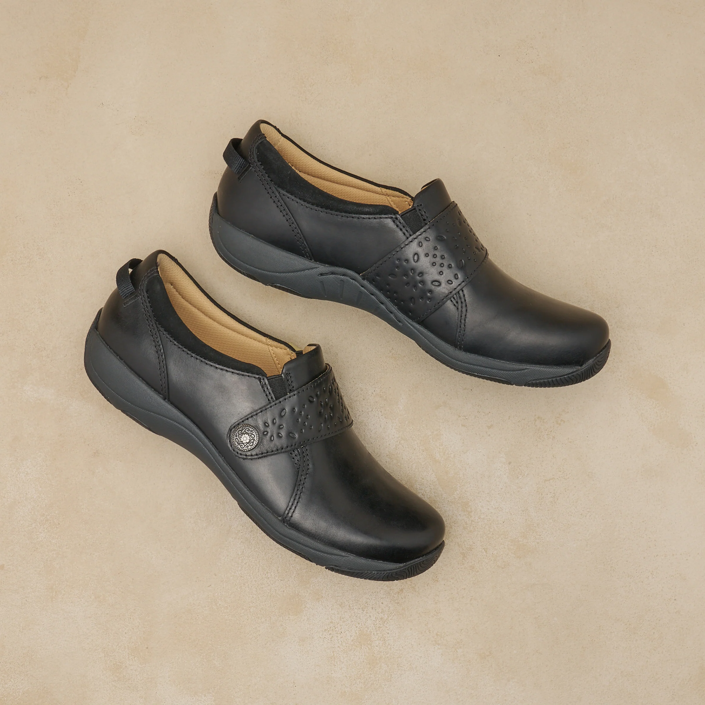 Sallie Wide Black Waxy Burnished - Image 5