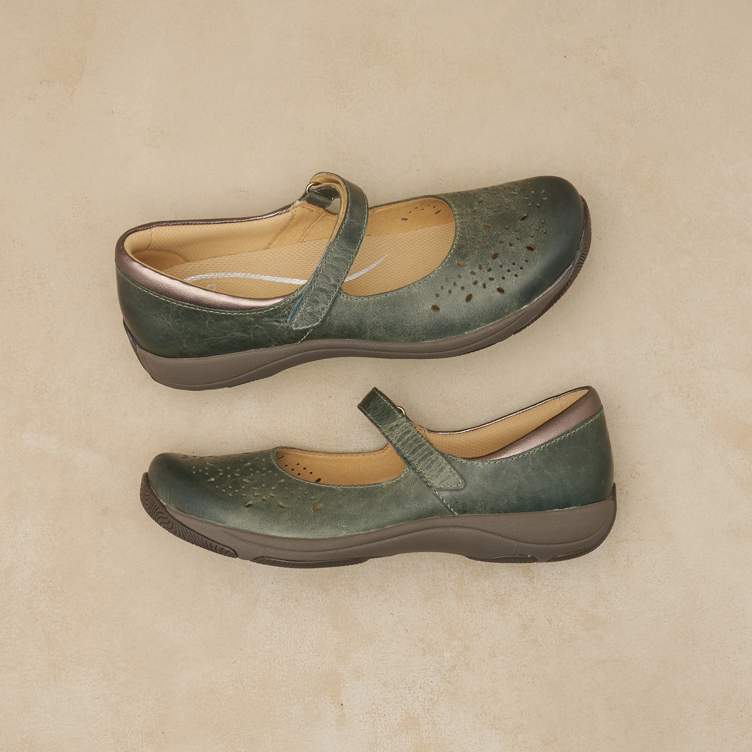 Stacy Lake Waxy Burnished - Image 5