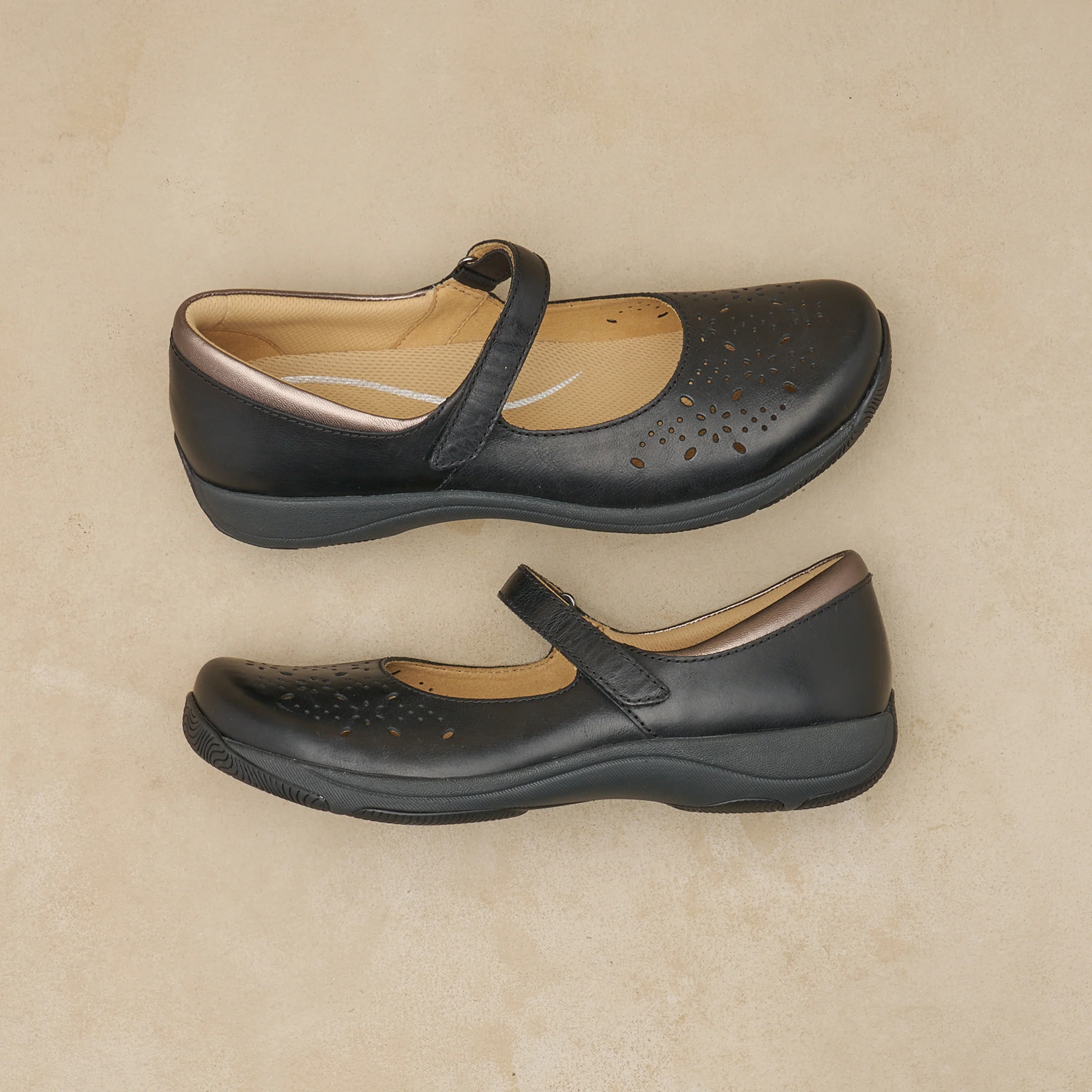 Stacy Black Waxy Burnished - Image 5