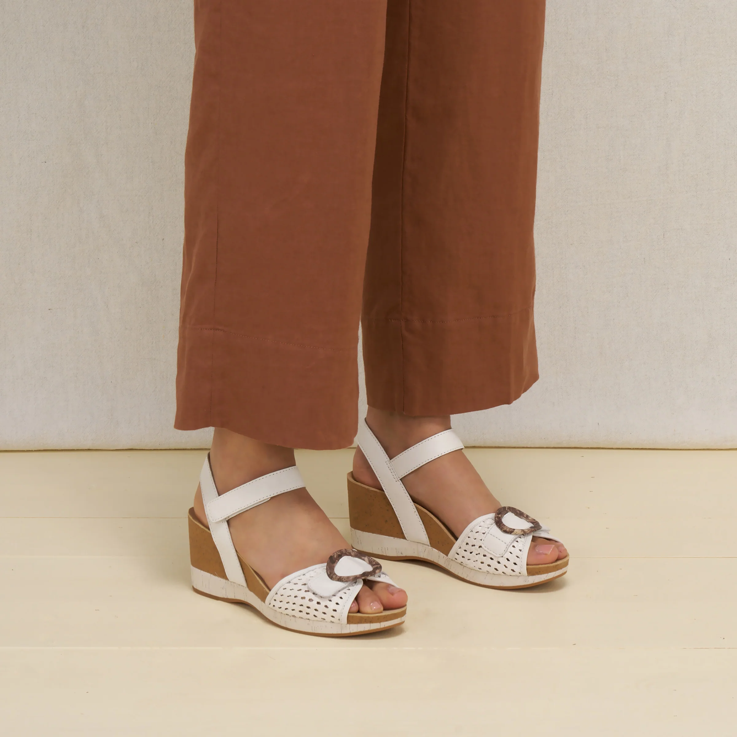 Stella White Woven - Image 6