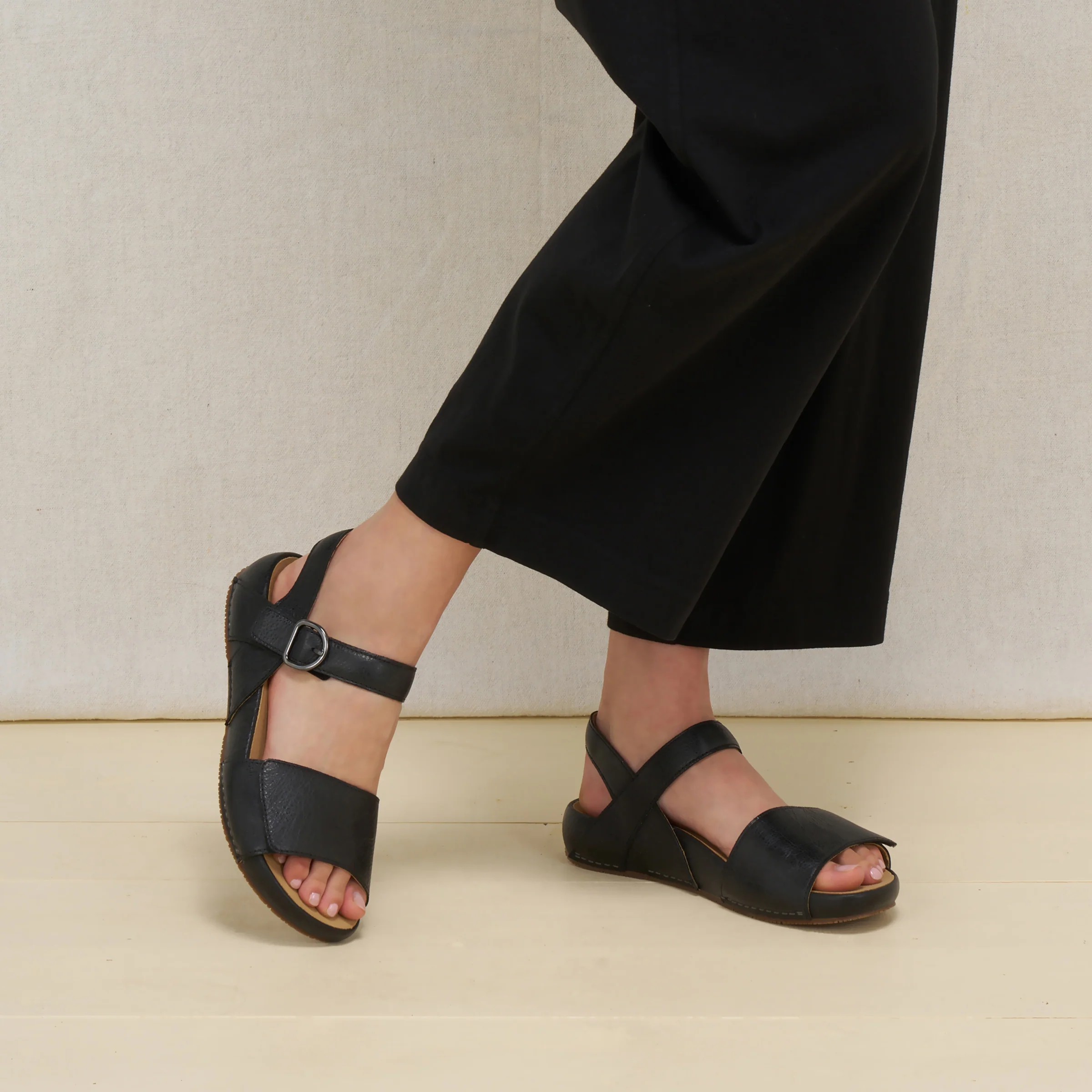Tinsley Black Leather - Image 2